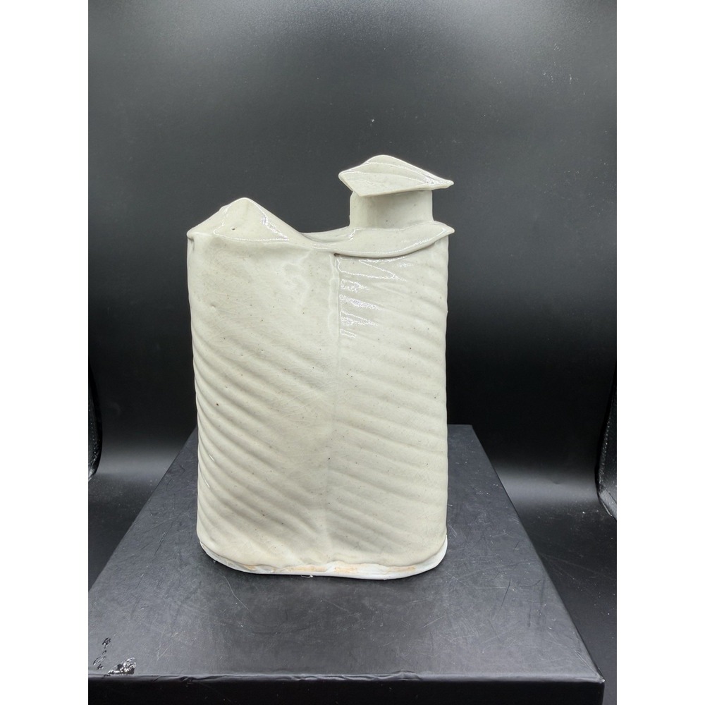 🏺 Handmade White Glazed Ceramic Sculptured Pottery by Berry Matthews — Damaged